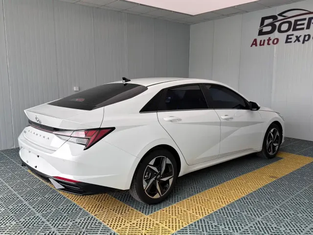 Hyundai Elantra — Фото автомобиля 6