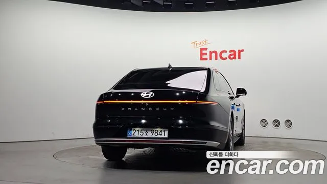 Hyundai Grandeur Grandeur (GN7) 3.5 Бензин 2WD — Фото автомобиля 4