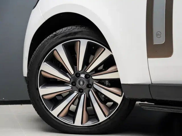 Land Rover Range Rover — Фото автомобиля 8