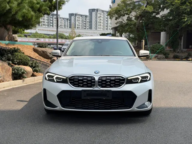 BMW 3 Series — Фото автомобиля 2