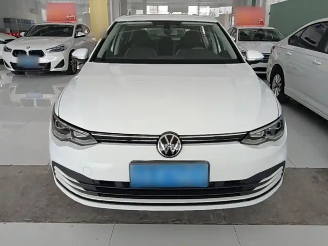 Volkswagen Golf — Фото автомобиля 2