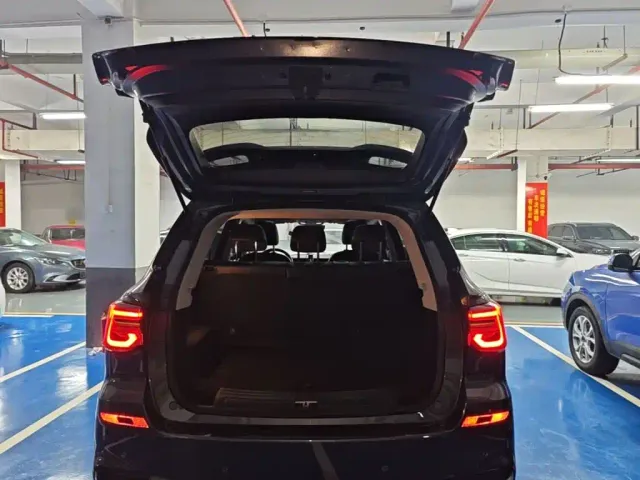 Roewe RX5 — Фото автомобиля 18