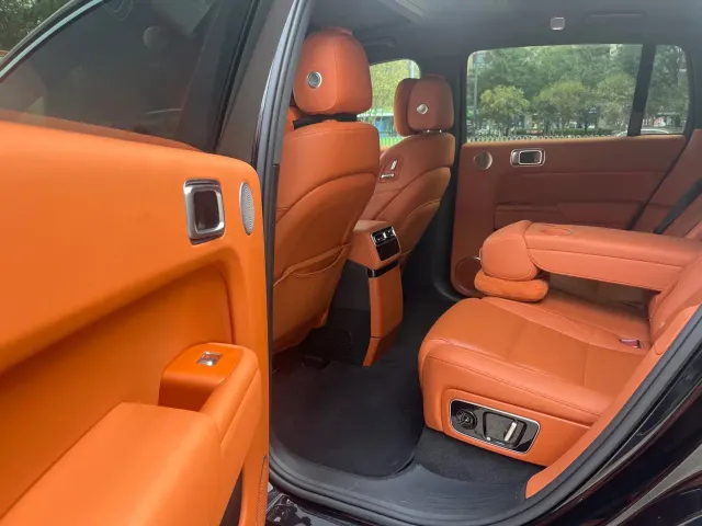 Li Auto L7 — Фото автомобиля 8