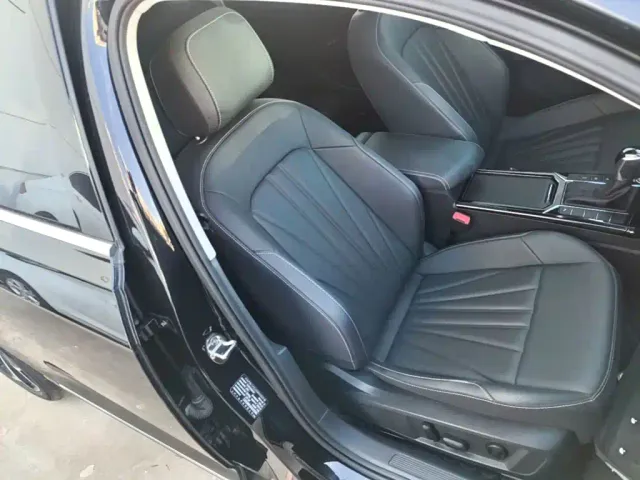 Volkswagen Passat — Фото автомобиля 24