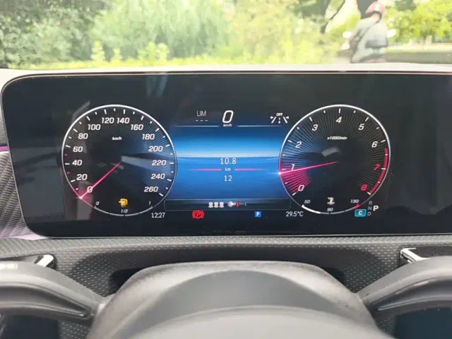 Mercedes-Benz A-Class — Фото автомобиля 11