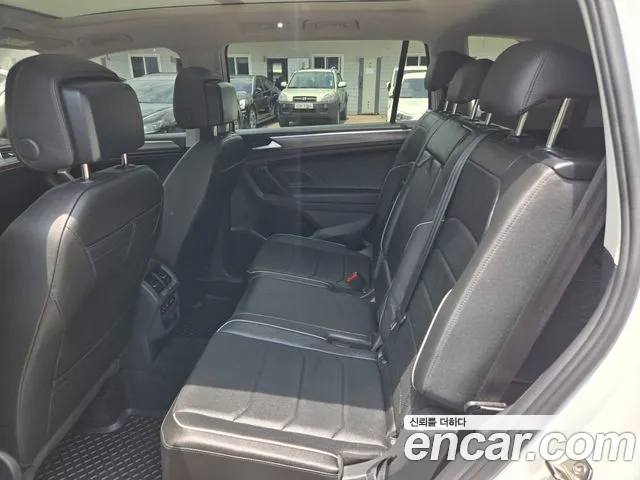 Volkswagen Tiguan — Фото автомобиля 13