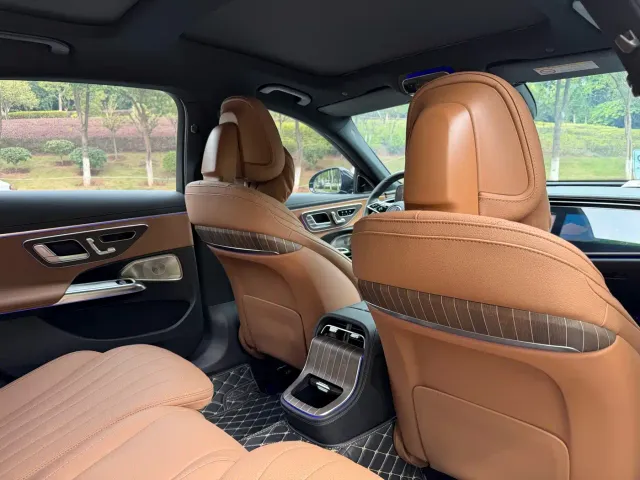 Mercedes-Benz E-Class — Фото автомобиля 10