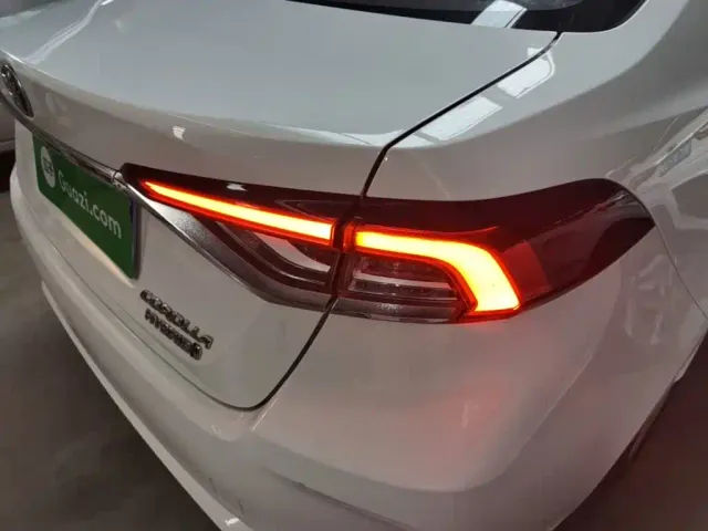 Toyota Corolla — Фото автомобиля 7