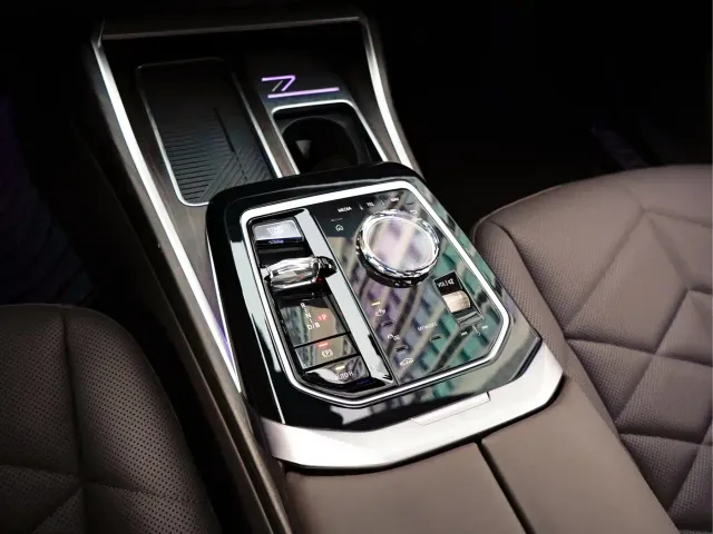 BMW i7 — Фото автомобиля 17