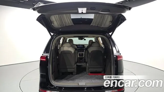 Kia Carnival Generation 4 — Фото автомобиля 25