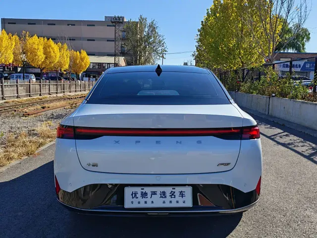 Xpeng P5 — Фото автомобиля 5