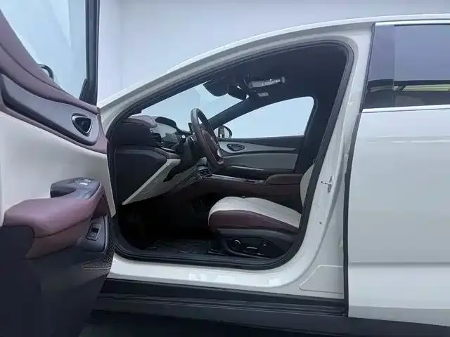BYD Seal 07 DM-i — Фото автомобиля 16