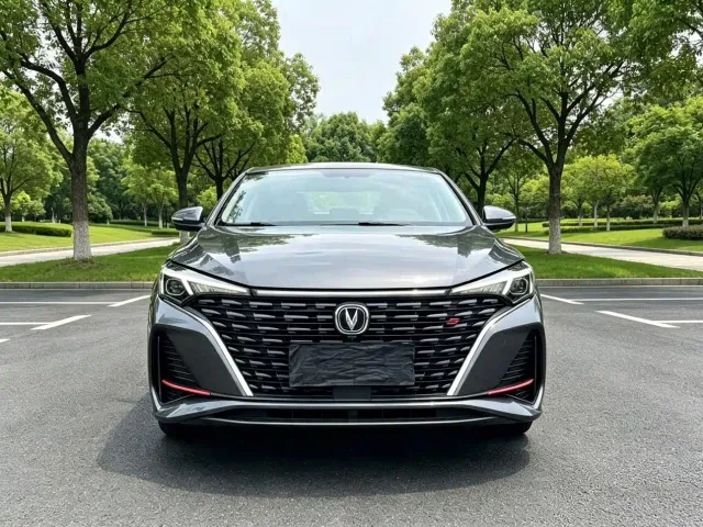 Changan Eado — Фото автомобиля 2