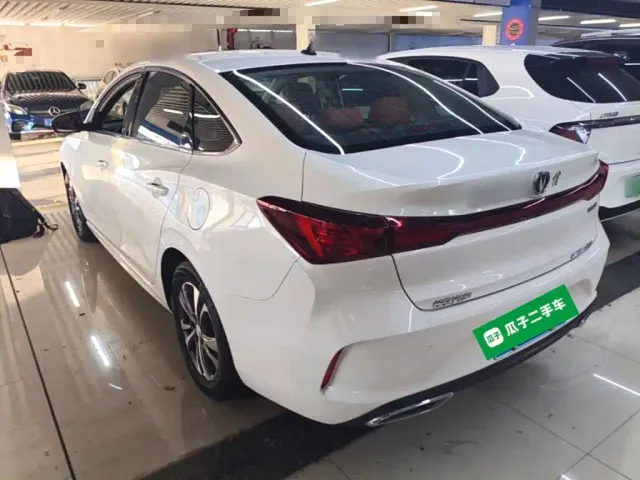 Changan Eado — Фото автомобиля 4