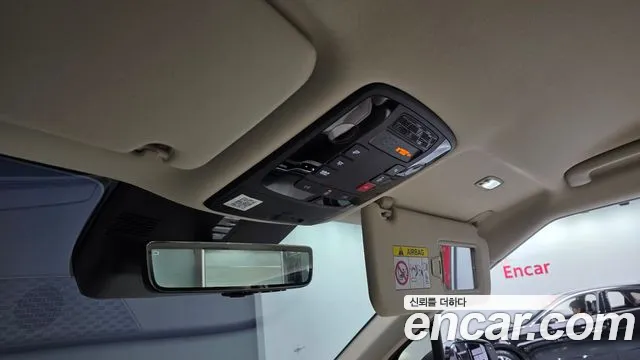 Kia Carnival Generation 4 — Фото автомобиля 30