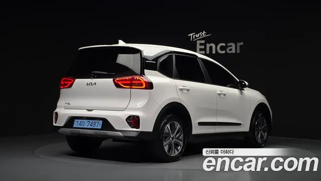 Kia Niro — Фото автомобиля 2