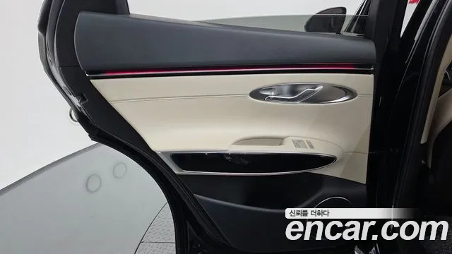 Genesis GV70 — Фото автомобиля 14