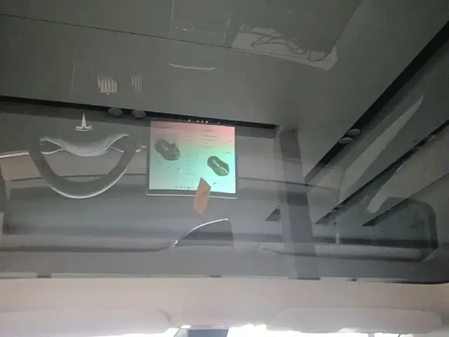 Tesla Model Y — Фото автомобиля 17