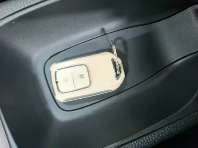 Honda Fit — Фото автомобиля 8