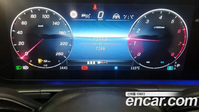 Mercedes-Benz GLE-Class — Фото автомобиля 8
