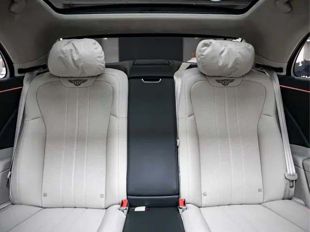 Bentley Flying Spur — Фото автомобиля 17