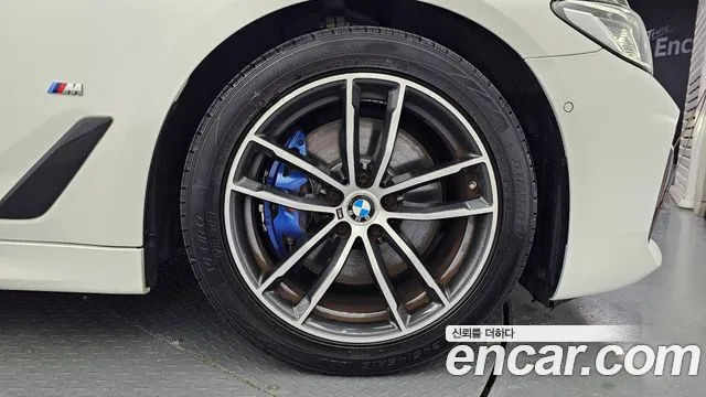 BMW 5 Series G30 — Фото автомобиля 5