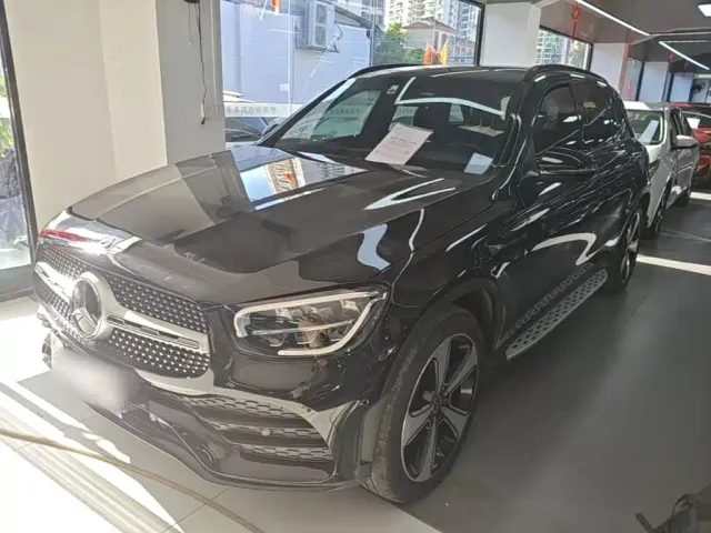 Фотография автомобиля — Mercedes-Benz GLC-Class