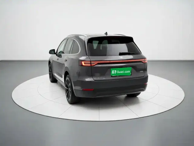 Li Auto L9 — Фото автомобиля 4