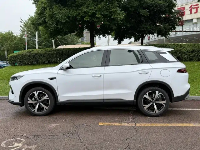 BYD Song Pro — Фото автомобиля 3