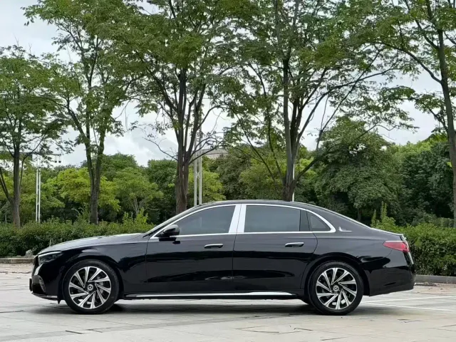 Mercedes-Benz E-Class — Фото автомобиля 3