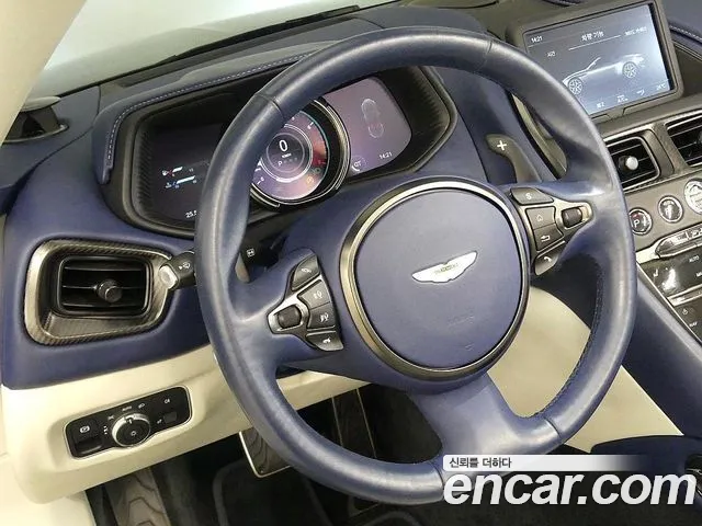 Aston Martin DB11 — Фото автомобиля 11