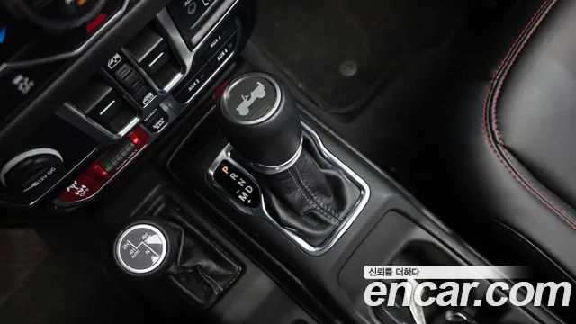 Jeep Wrangler JL — Фото автомобиля 12