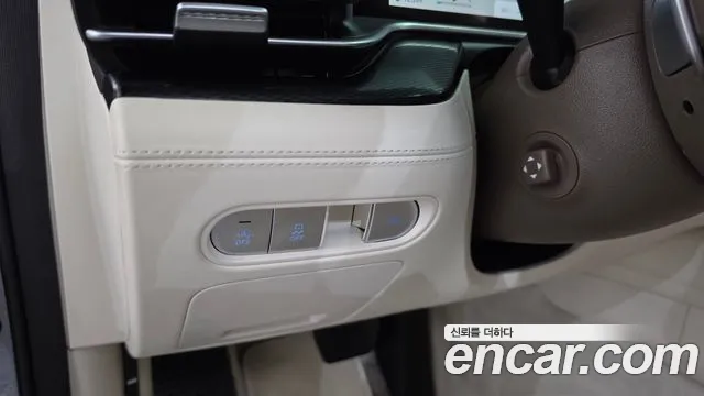 Genesis G90 Бензин 3.5 турбо AWD — Фото автомобиля 5