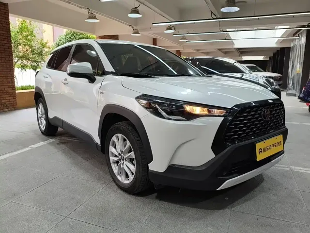 Toyota Corolla Cross — Фото автомобиля 6