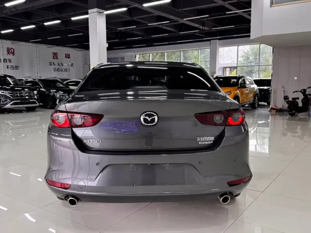 Mazda Axela — Фото автомобиля 5