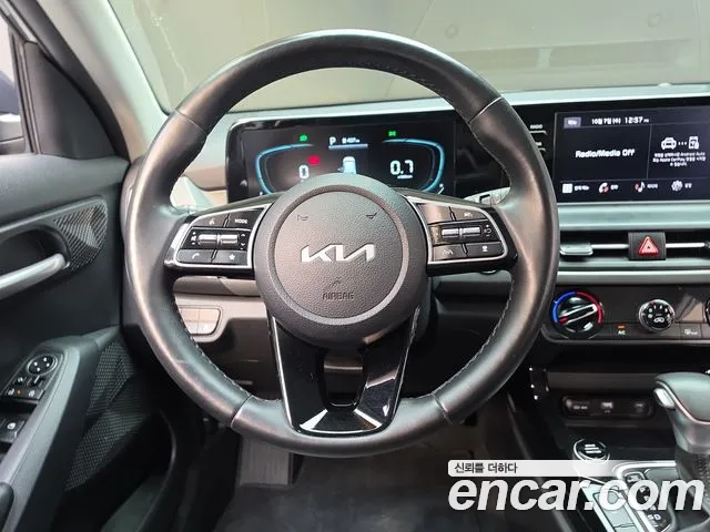 Kia Seltos New — Фото автомобиля 20