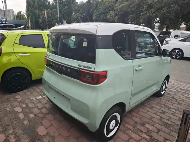 Wuling Hongguang Mini EV — Фото автомобиля 6