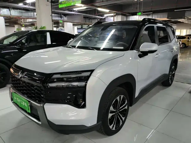 Фотография автомобиля — Wuling Starlight 730