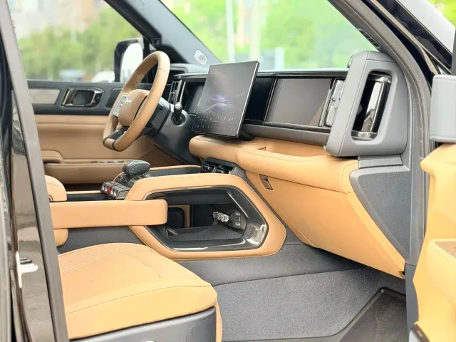 BYD FangChengBao Leopard 5 — Фото автомобиля 12