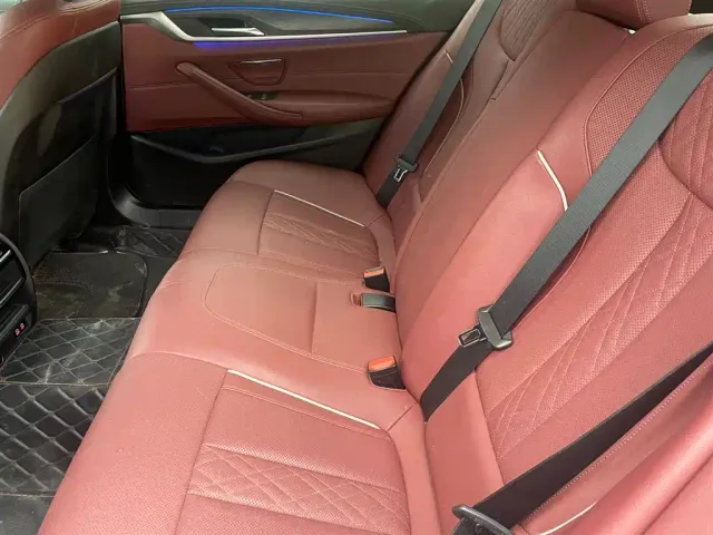 BMW 5 Series — Фото автомобиля 9