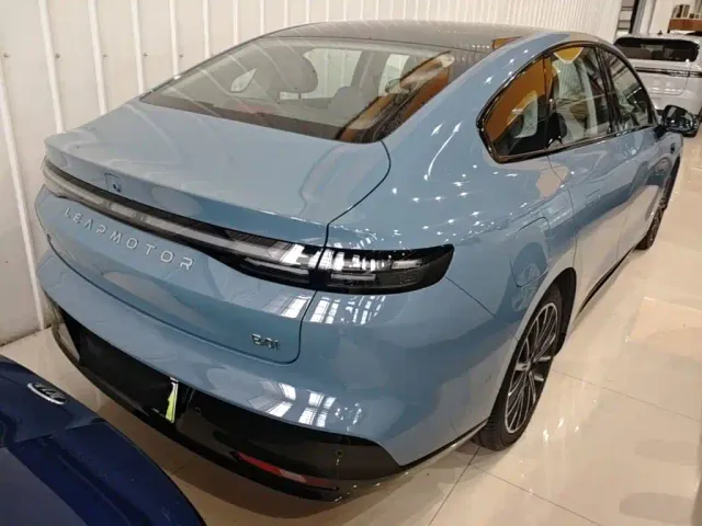 Leapmotor B01 — Фото автомобиля 4