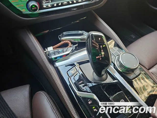 BMW 5 Series G30 — Фото автомобиля 9