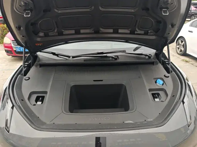 Lynk & Co Z20 — Фото автомобиля 19