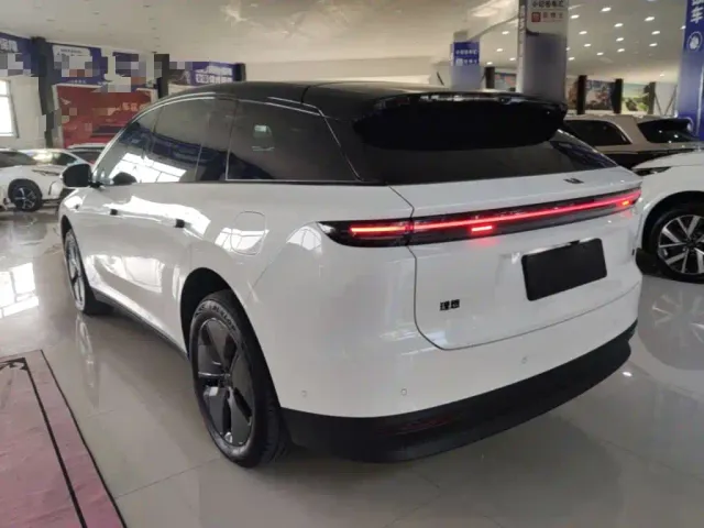 Li Auto i6 — Фото автомобиля 4