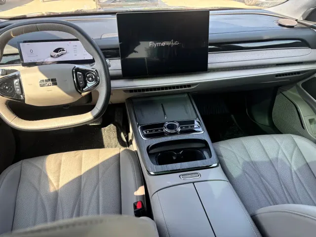 Geely Galaxy Xingyao 8 — Фото автомобиля 5