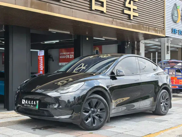 Фотография автомобиля — Tesla Model Y