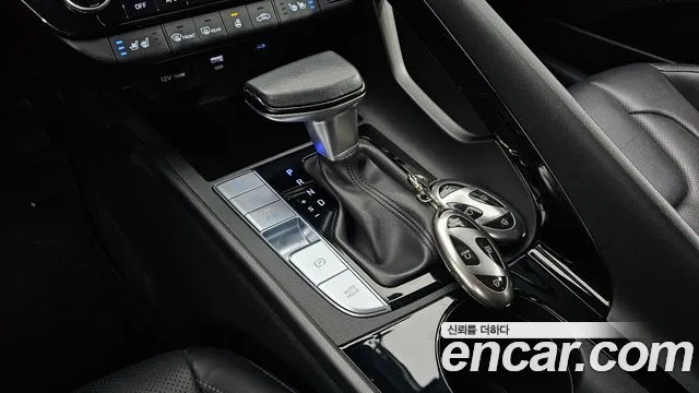 Hyundai Avante CN7 — Фото автомобиля 9