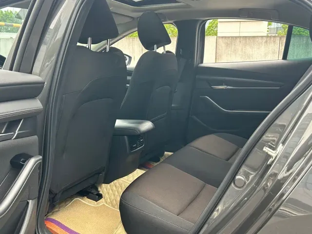 Mazda Mazda3 Axela 2021 2.0L Automatic Quality Shine — Фото автомобиля 6