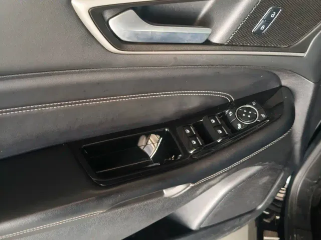 Ford Edge — Фото автомобиля 5