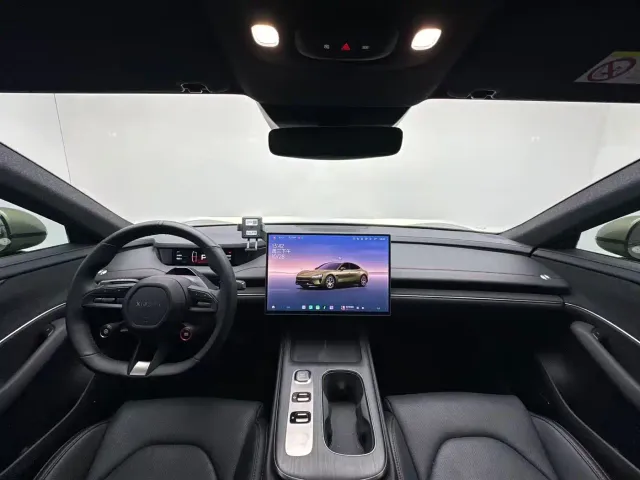 Xiaomi SU7 — Фото автомобиля 4